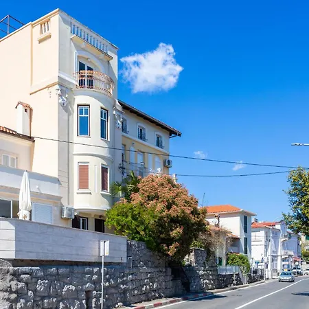 Apartament In With Wifi *